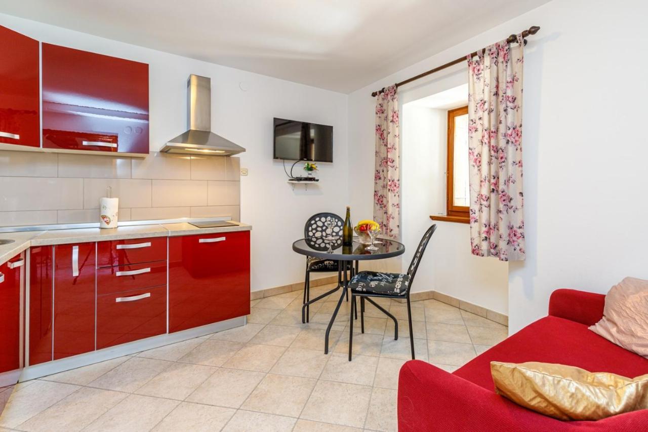 Apartments Mirjana Μεντουλίν Εξωτερικό φωτογραφία