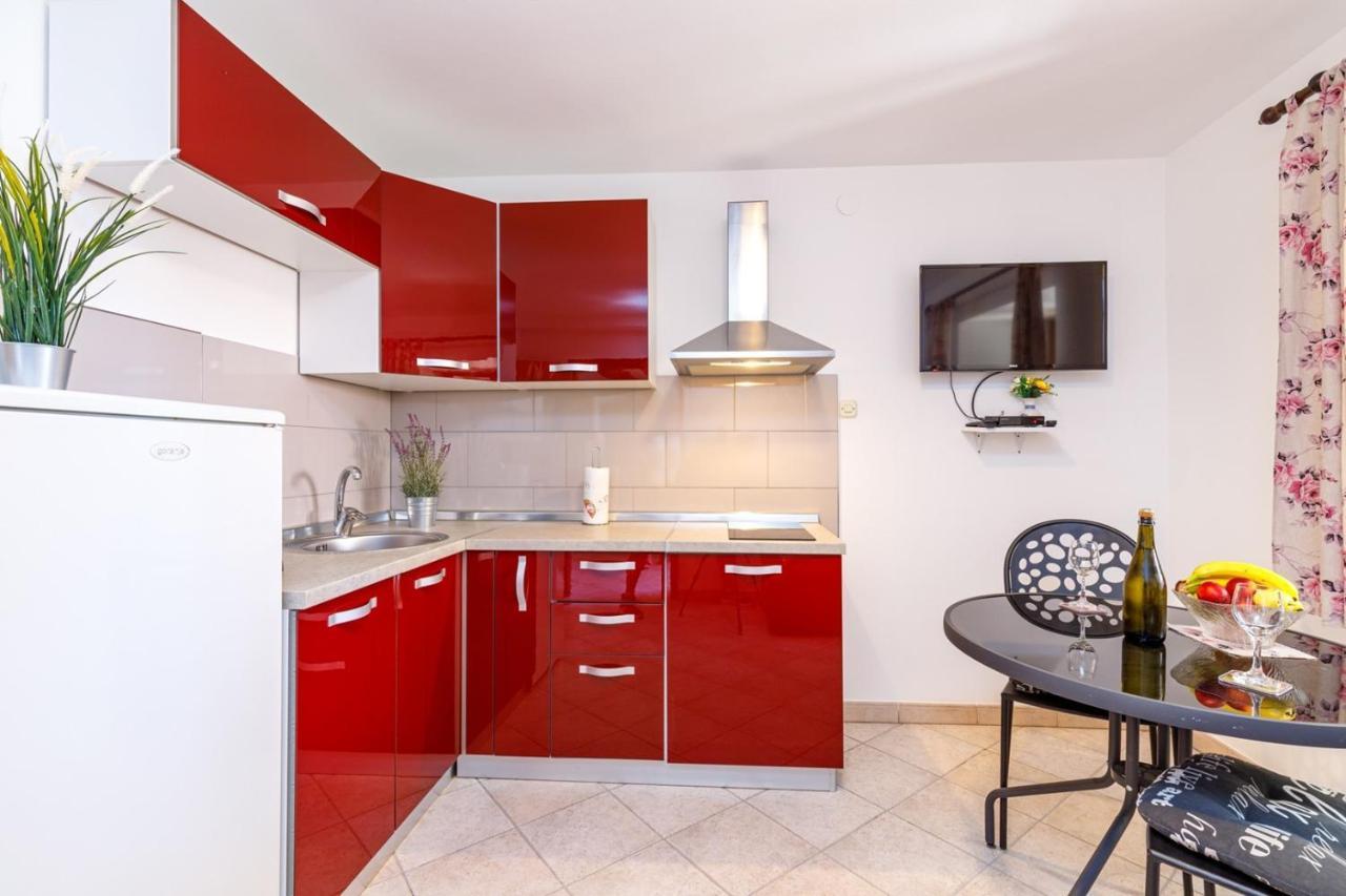 Apartments Mirjana Μεντουλίν Εξωτερικό φωτογραφία