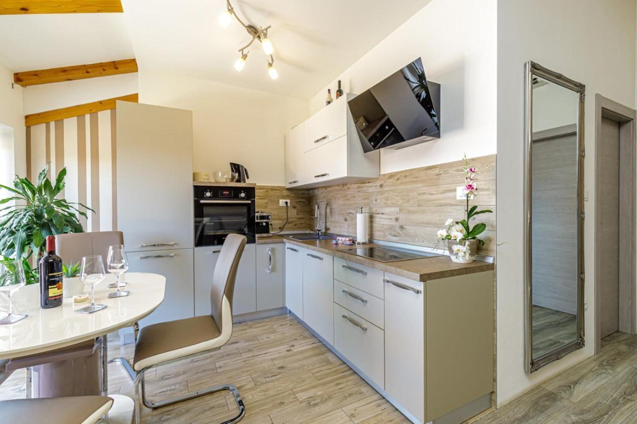 Apartments Mirjana Μεντουλίν Εξωτερικό φωτογραφία