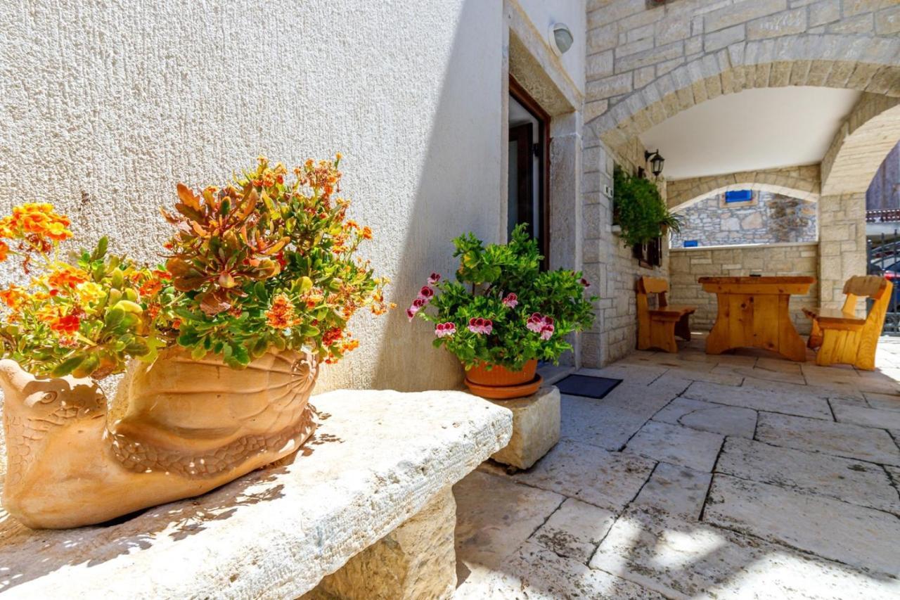 Apartments Mirjana Μεντουλίν Εξωτερικό φωτογραφία