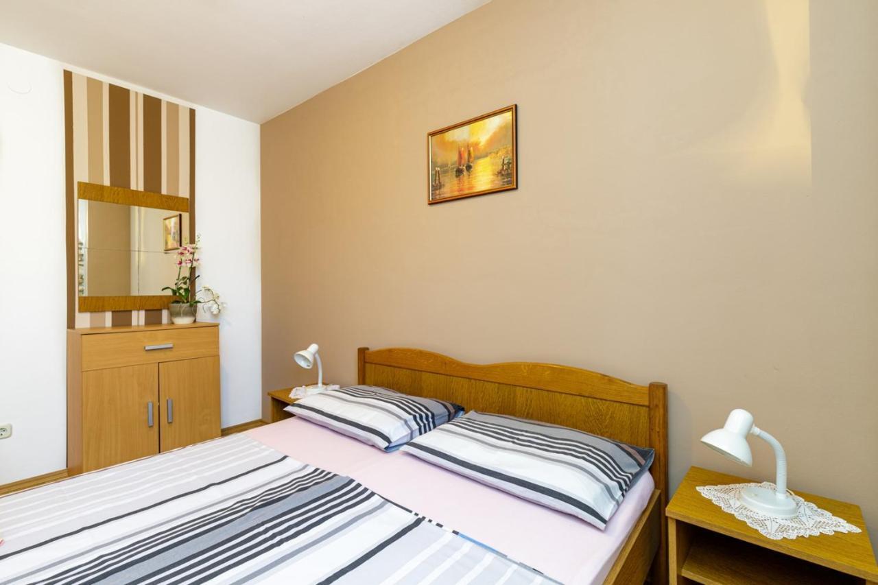 Apartments Mirjana Μεντουλίν Εξωτερικό φωτογραφία