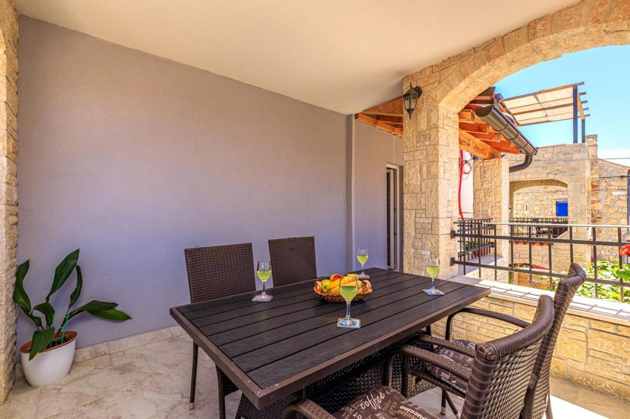 Apartments Mirjana Μεντουλίν Εξωτερικό φωτογραφία