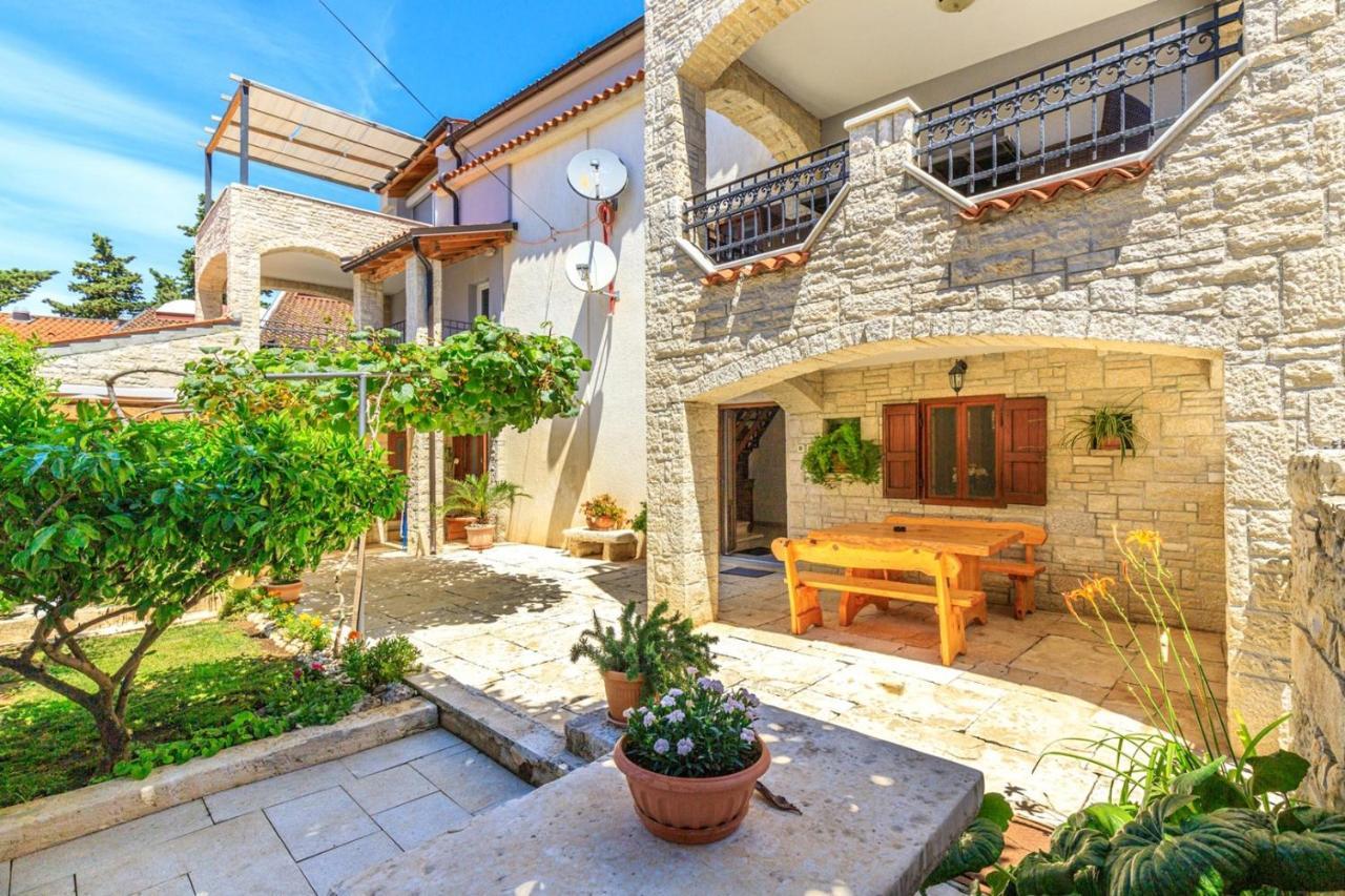 Apartments Mirjana Μεντουλίν Εξωτερικό φωτογραφία