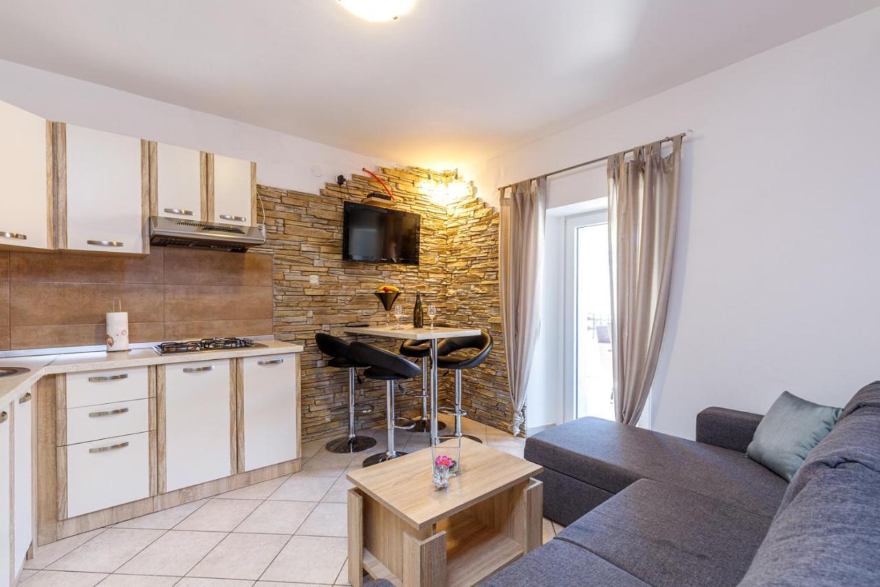 Apartments Mirjana Μεντουλίν Εξωτερικό φωτογραφία