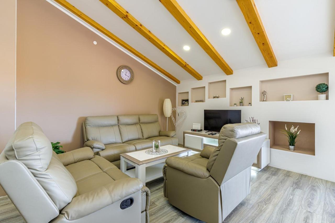 Apartments Mirjana Μεντουλίν Εξωτερικό φωτογραφία