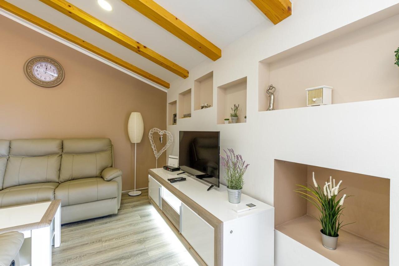 Apartments Mirjana Μεντουλίν Εξωτερικό φωτογραφία