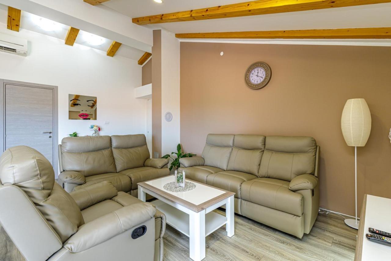 Apartments Mirjana Μεντουλίν Εξωτερικό φωτογραφία