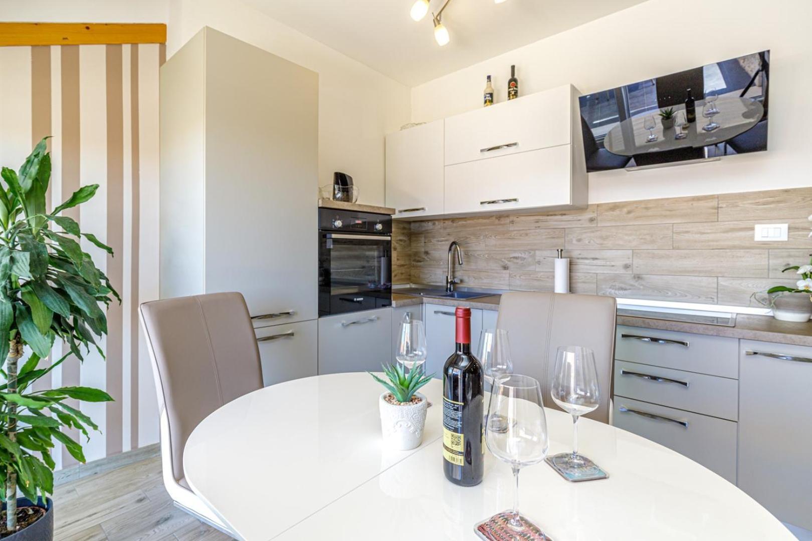 Apartments Mirjana Μεντουλίν Εξωτερικό φωτογραφία