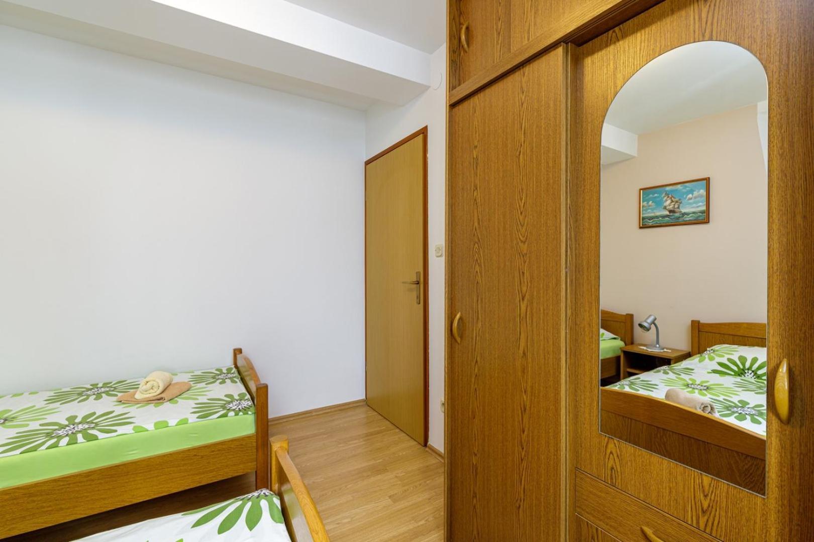 Apartments Mirjana Μεντουλίν Εξωτερικό φωτογραφία